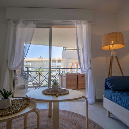 Bright Apt Of 32 M Renovated Near Town Fréjus Eksteriør bilde